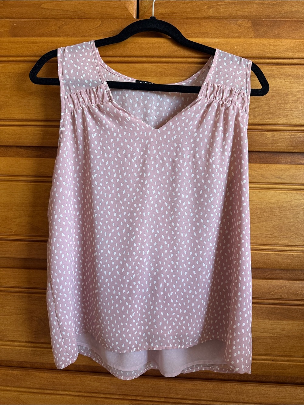 Pleione Pink Dot Sleeveless V-Neck Blouse